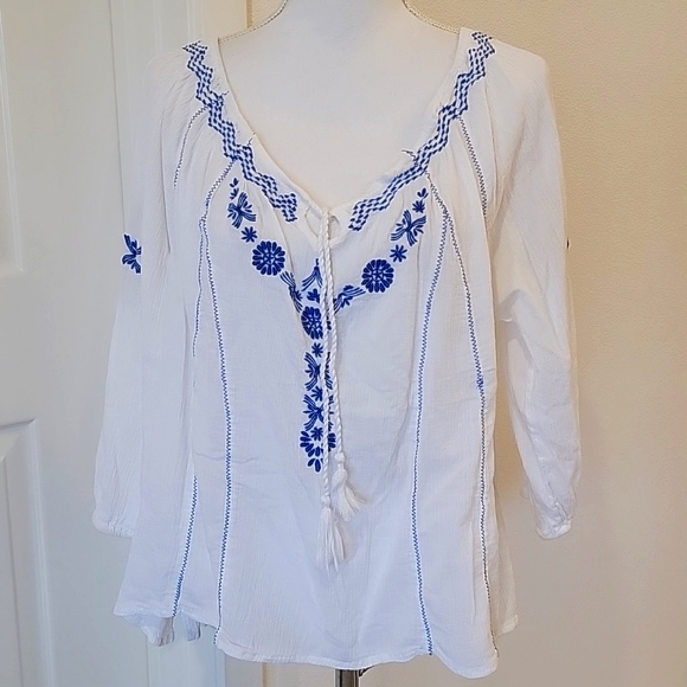 Mudd White Peasant Blouse with Blue Floral Embroidery